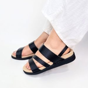 Sandalia brasilera negra baja para mujer marca Tchocco en Puyo